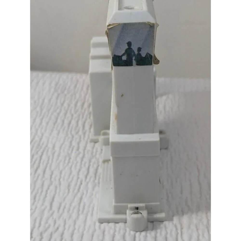 Vintage Micro Machines Super Van City Airport building Galoob replacement part